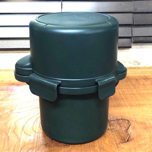 ●ガソリンストーブ用ケース●オランダ製のガソリンストーブ/コンロ用ケース。【軍放出品のご購入を検討されているお客様へ。ご購入前に必ず下記の説明文、注意文を最後までご一読いただきますようお願い致します。】●収納箱の詳細 外寸サイズ(横幅×奥行...