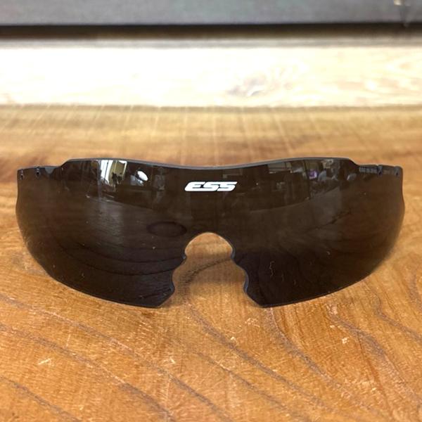 ●優れた耐久性で様々な軍や法執行機関で使用されるアイウェアのレンズ●米軍より払い下げられた「ESS」のアイシールド「ICE シューティンググラス」用交換レンズです。●交換レンズの詳細 適合モデル:ICE シューティンググラス●ESS:ESS...