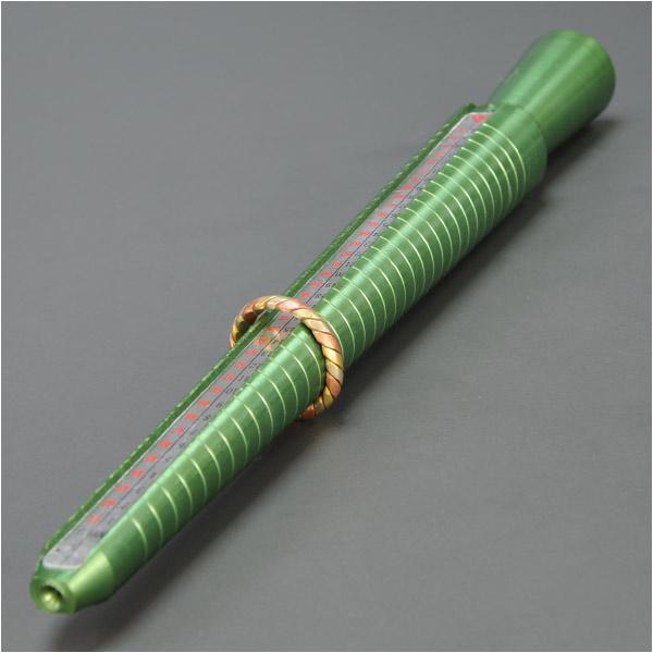 ●4種類のサイズ規格で測定することができるリングゲージ棒●日本サイズで1号から36号までと、幅広く計測が可能なリングゲージ棒です。サイズの表記としては日本番のサイズ以外にも、国際規格(ヨーロッパサイズ)、US(アメリカサイズ)、リングの内径...