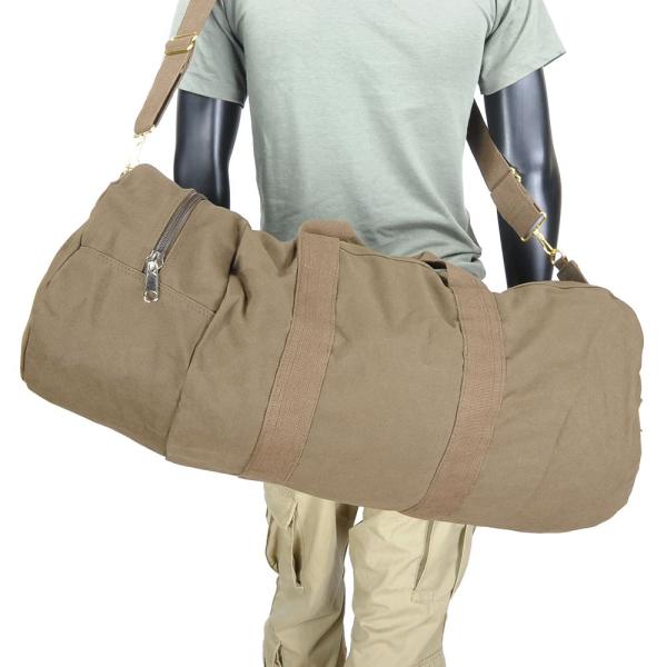 ●円筒形で収納力抜群のロスコ スポーツバッグ●ROTHCO製、ダブルエンダー スポーツ バッグ。ヘビーウエイトキャンバス素材は落ち着いた風合い、ショルダーストラップが1つ付いており肩にかけて持ち運ぶことが可能です。●スポーツバッグの詳細 外...