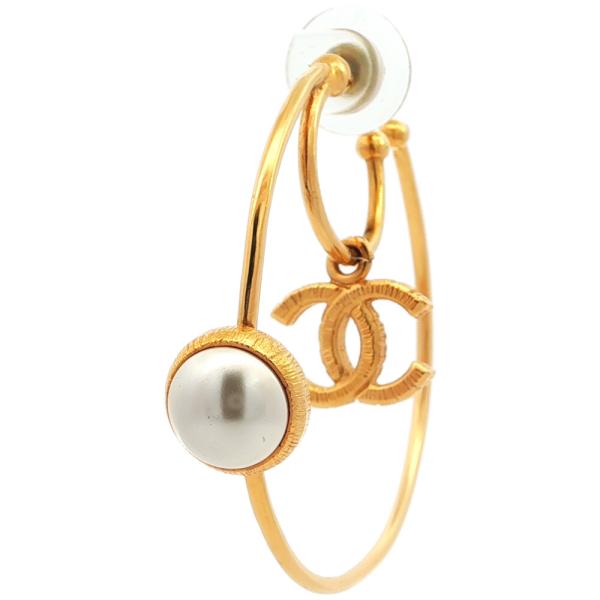 CHANEL（シャネル） 草間彌生 ココマーク 片耳 フェイクパール