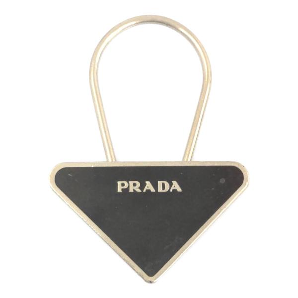 PRADA M716 シルバー三角形キーホルダー PRADA シルバー三角形キーホルダー - メルカリ
