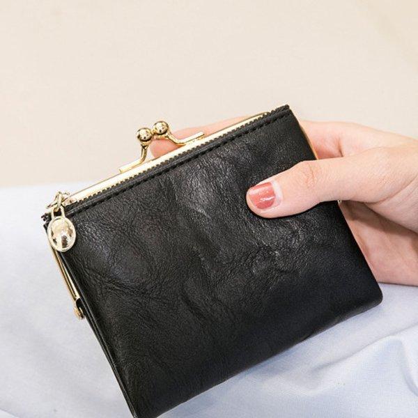 二つ折り財布 レディース がま口 二つ折り 財布 ミニ おしゃれ 大人かわいい レザー 柔らかい 軽量 36 101 Ribution Shop 通販 Yahoo ショッピング