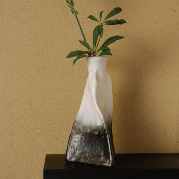 信楽焼 白窯変三角花入 しがらき 陶器 和風 花瓶 花台 華 いけばな つぼ 花入れ 茶道 華道 おしゃれ リフル 送料無料 Buyee Buyee 日本の通販商品 オークションの代理入札 代理購入