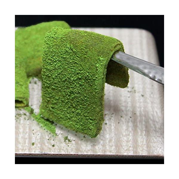 初めての感覚!濃い宇治抹茶をかけたもちもちのわらび餅