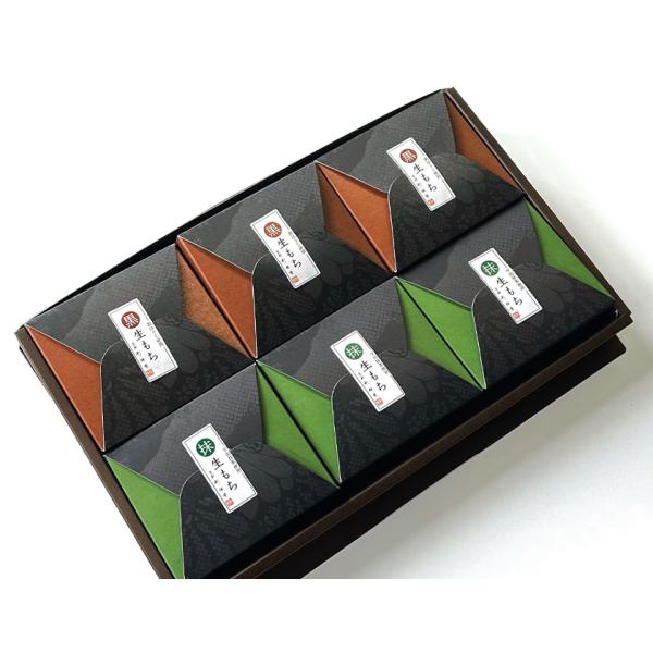 初めての感覚!濃い宇治抹茶・ほうじ茶をかけたもちもちのわらび餅