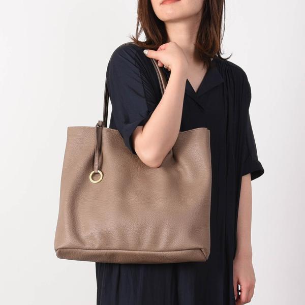 SALE【COOCO】チャーム付フェイクレザーダブルタックトートバッグ/A4対応 :22131-11001:Rin-Rinヤフーショッピング店  通販 