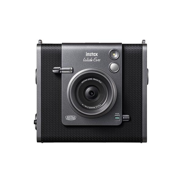 ハイブリッドインスタントカメラ「“チェキ” instax WIDE Evo?」「WIDE Evo」は、カードサイズのミニフォーマットフィルムの2倍の大きさとなる「ワイドフォーマットフィルム」に対応。カメラ背面のモニターを見ながら撮影、好きな...