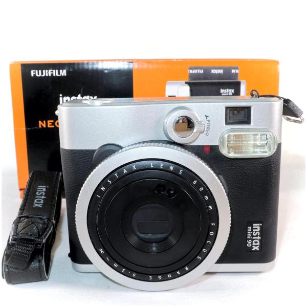 極上美品》 チェキ FUJIFILM INSTAX mini 90 NEO CLASSIC ブラック