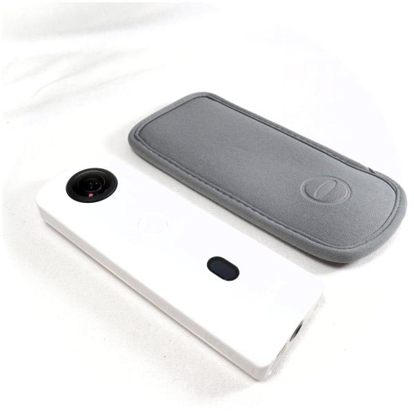 外観極上美品》 リコー RICOH THETA SC2 R03030 シータ ホワイト k2603