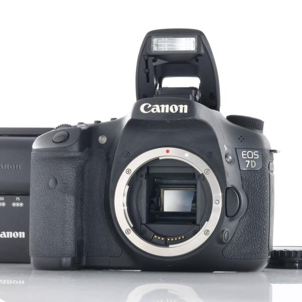 Canon EOS 7D デジタル一眼レフ ボディ&バッテリー キヤノン】Canon EOS 7D デジタル一眼レフカメラ + バッテリー、充電器