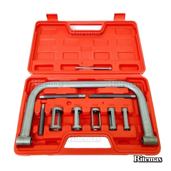 ■商品内容バルブスプリングコンプレッサーセットです。愛車のバルブ交換時に大活躍です！ワンタッチで取り替え可能なアタッチメントが作業をスムーズに！！クランプの範囲内であれば、車のエンジンでの使用も可能です。スクーター、大型オートバイ、車までと...