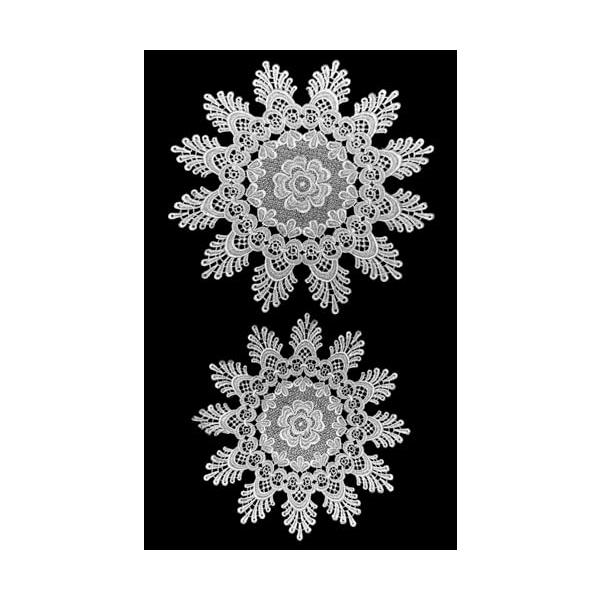 タイプ：レース柄、円形 材質：ポリエステル 内容：直径30cm、直径40cm各1枚ドイリーは、美しい装飾が施された布やレースで、多用途性と装飾性により、家庭のどんな場所にも特別な雰囲気を演出します。「花瓶の下に敷く」ドイリーは、花瓶やフラワ...