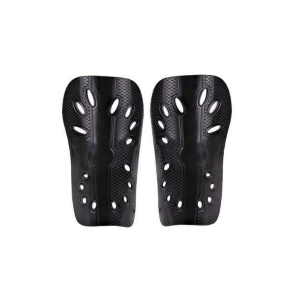 サッカーやフットサルなどで必需品のすね当て。お子様のすねをしっかりガードしてくれます。カラー　ブラックキッズ、ジュニア用スポーツ＆アウトドア/サッカー・フットサル/シンガード