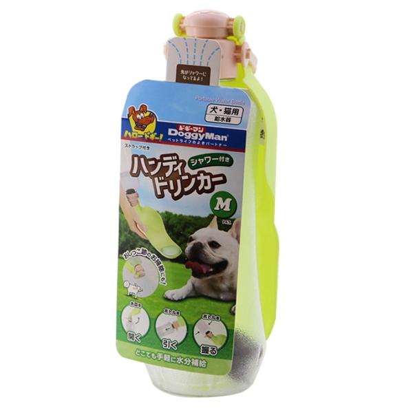 容量：約４００ｍＬ。お散歩やお出かけなどにおすすめ。ペットがお水を飲みたい、そんな時にどこでも気軽に給水できる、携帯用給水ボトルです。３ステップで使い方も簡単。１.水皿を開く、２.ボトルを引く、３.ボトルを握る。ボトルを引くだけで水が出せる...