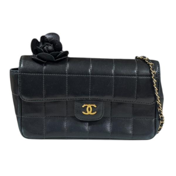 シャネル チョコバー カメリア ショルダーバッグ ラムスキン 16780 ブラック レディース CHANEL  中古 CHANEL（シャネル） チョコバー カメリア ショルダーバッグ ラムスキン