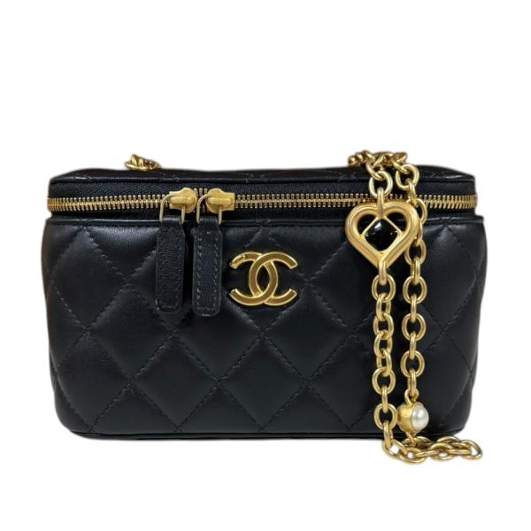 CHANEL（シャネル） バニティケース ショルダーバッグ ラムスキン