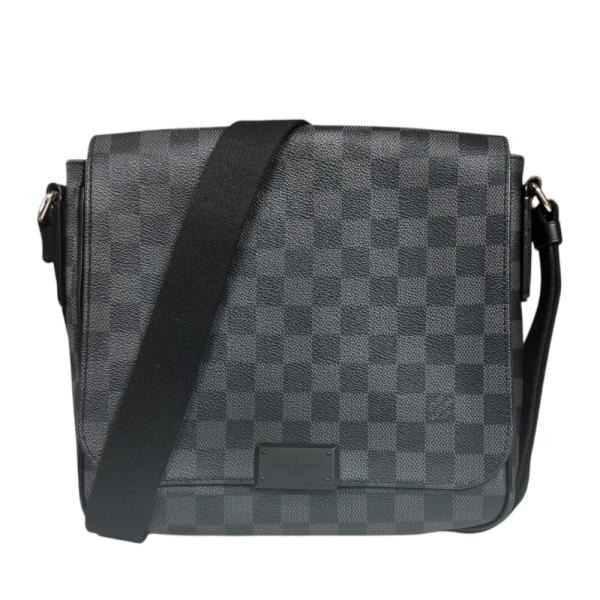 LOUIS VUITTON（ルイ・ヴィトン） ディストリクトPM ショルダーバッグ