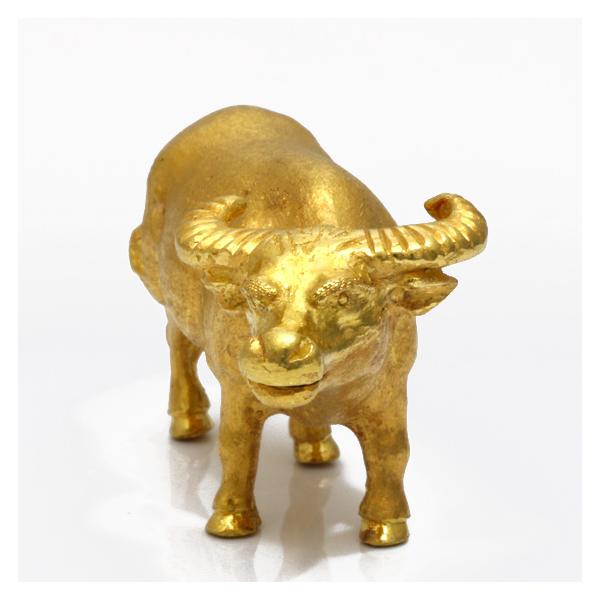 干支の置物　丑/牛/うし　環水作　のどか　金色 干支の置物 丑/牛/うし 環水作 のどか 金色 - メルカリ