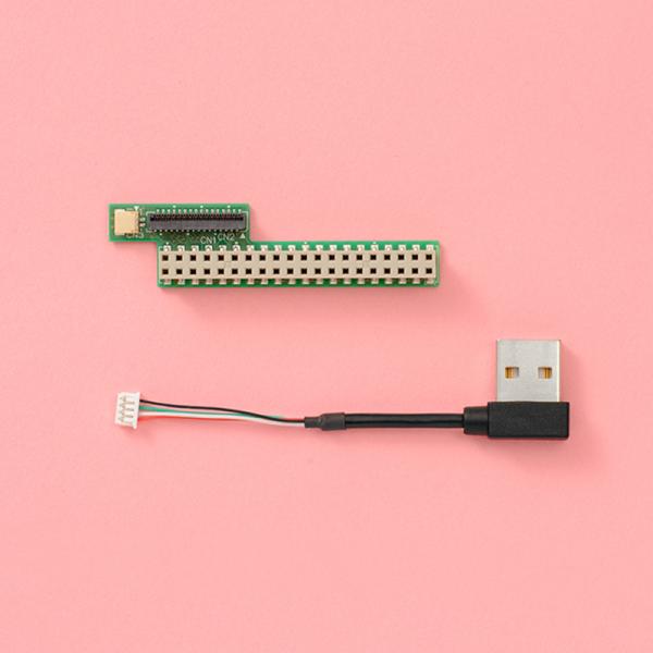 「週刊鉄腕アトムを作ろう!」第62号のパーツセットです。セット内容:アダプターボード、USBケーブル60mm※パーツのみの販売です。パートワーク冊子は付属しておりませんので予めご了承ください。