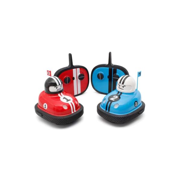 カート同士でガチンコ勝負！ぶつけてガッチン！ドライバーをすっ飛ばせ！赤と青の2台のカートに、闘争心あふれる表情のドライバーフィギュアがそれぞれに搭乗。遊び方はシンプルで、カート同士を激しくぶつけて相手ドライバーを飛ばした方が勝ち！単純明快な...