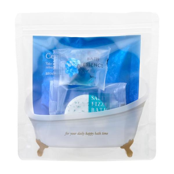 白いバスタブ柄がかわいいジッパーバッグに、バスアイテムを詰めました。ちょっとしたギフトにもどうぞ。[ブルー]ブルーはベリーの香りのバスエッセンスと、塩の粒入り炭酸タブレット、天然のペパーミント等のすっきりした香りのバスソルトのバスアイテム、...