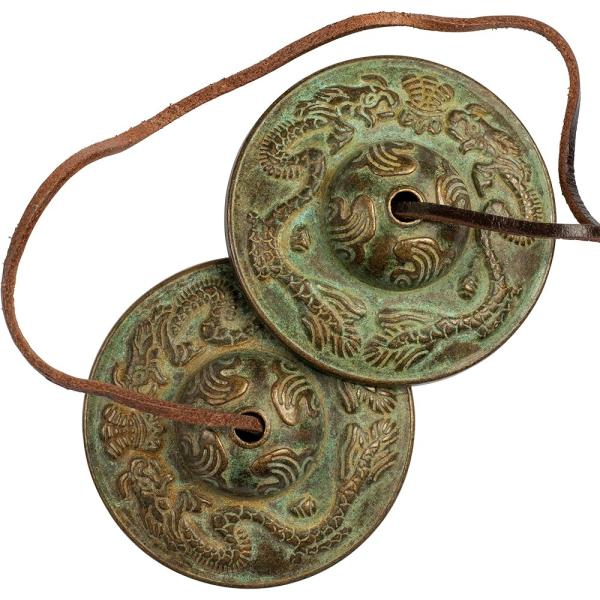 「商品情報」【チベタンベルについて】模様：龍神双龍素材：青銅/サイズ：ベルの直径約6.5cm /紐素材：PUレザー【ティンシャベル・チベタンベルとは】ネパールのチベット密教で用いられる伝統的な法具で、僧侶が旅する際の護身用や魔除けとして使用...
