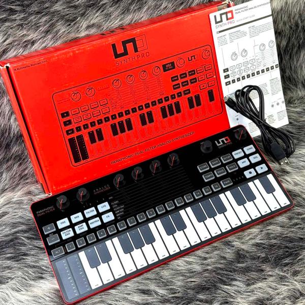 IK Multimedia IK Multimedia UNO Synth Pro Desktop : ロッキン