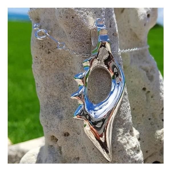 ペンダント 作品名「IRON HEART(L)」