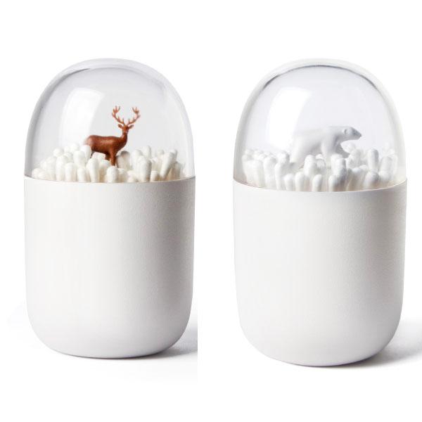 環境にやさしいリサイクルPETを使用、いきものモチーフの綿棒入れ。雪原の中に佇むトナカイやシロクマの姿。日常で使うものにも、ちょっとした物語があると全く違ったものに見えるでしょう。サイズ：φ70 x H113mm素材：再生PET、再生PS生...