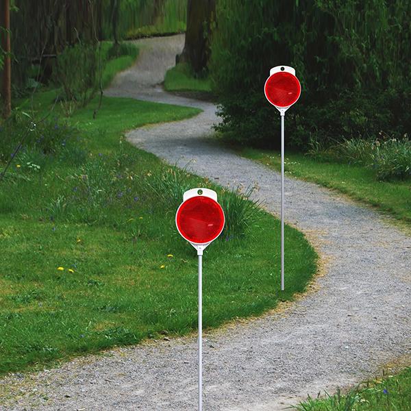 ■夜間や悪天候でも視認性が高い私道用マーカー。■柔軟性もあり丈夫なグラスファイバー製ロッド。■リフレクター部分は鮮やかで壊れにくいプレキシガラス（プラスチック）を採用。■地面に押し込むだけで簡単に設置。サイズ：約H93×W8.3×D1.5c...