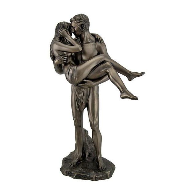 彼女を抱き上げる恋人達のブロンズ風彫像 彫刻/ フィギュア