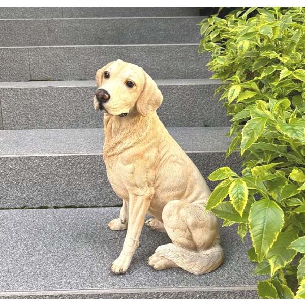 リアルなゴールデンレトリーバー彫像 耳を立てた可愛いレトリバー犬 庭,芝生,玄関,屋内装飾に最適 屋外装飾 ドッグ装飾彫刻