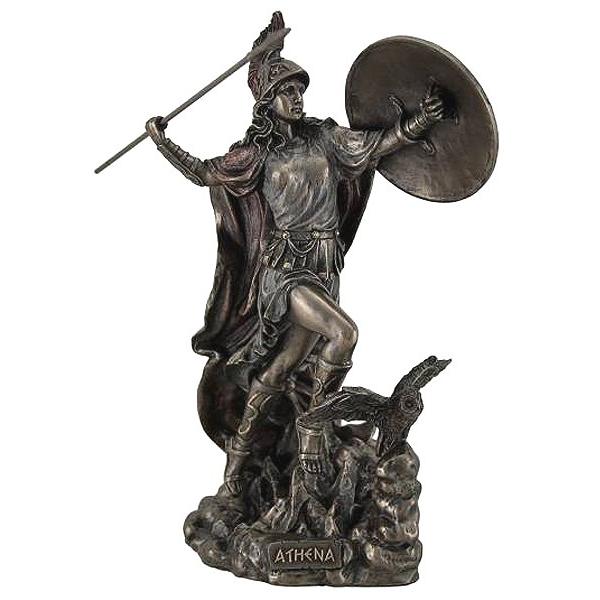 投げ槍を持ちフクロウを連れた古代ギリシャの女神（軍神）アテナ彫像
