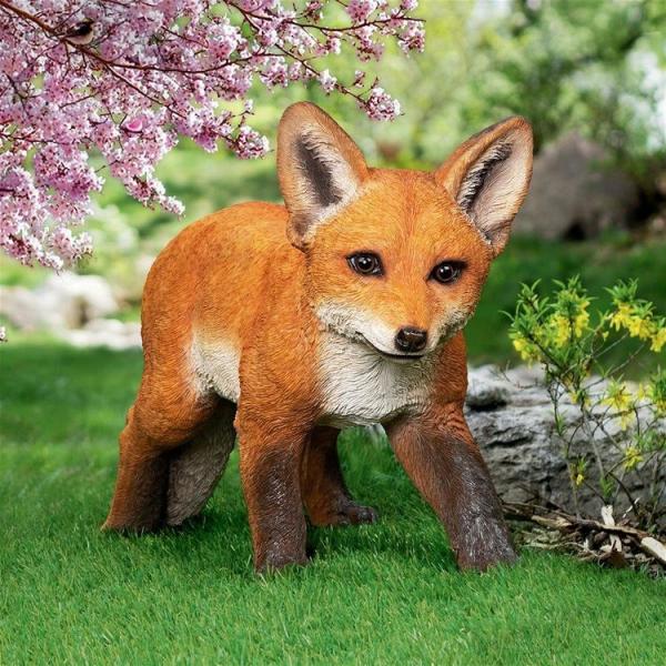 はしゃぐ、カーマイン洋紅色の赤ちゃんアカギツネの彫像 ホーム はしゃぐ、カーマイン洋紅色の赤ちゃんアカギツネの彫像 ホーム