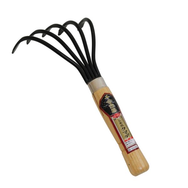 【商品概要】用途:土ならし・土起こし用特徴:手軽で便利な一品仕様:5本爪タイプ刃部:刃物鋼柄部:木【商品説明】説明手軽で便利な一品【用途】クマデ【特徴】・土ならし・土起こし用【注意事項】※本来の用途以外には使用しないで下さい。※使用前には本...