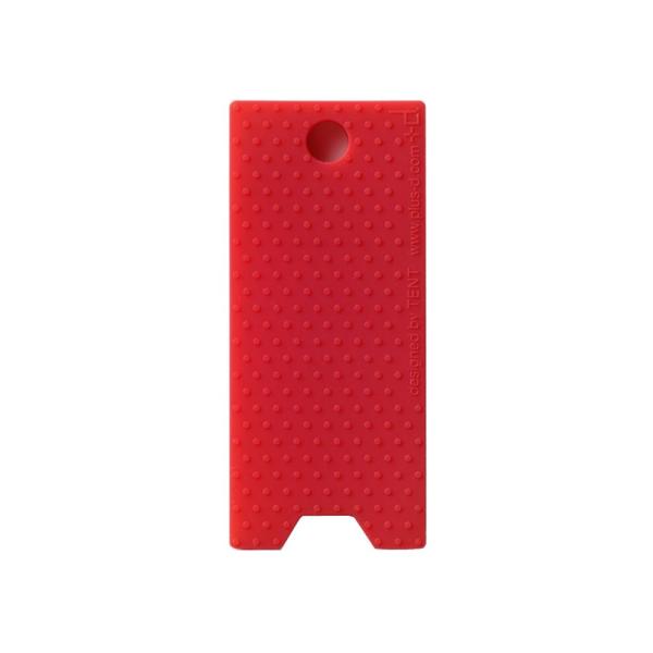 【商品概要】本体サイズ:約幅28×奥行64×高さ6mm本体重量:約6.2g材質:シリコーン生産国:日本適合する鍵の最大サイズ最小サイズの目安:幅20~23×奥行60~64×高さ3.2mm鍵をポケットにいれていたら、ケータイにキズがついちゃっ...