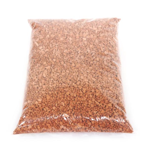 【商品概要】商品の性質上、湿度のより商品の重さが増減する場合があります。【商品説明】説明セラミスグラニューは、ドイツの山地ヴェスターヴェルト産の粘土を原料とした多孔質の粒状土です。 適量の水を与えると、 その水を100％吸収し、保水するので...