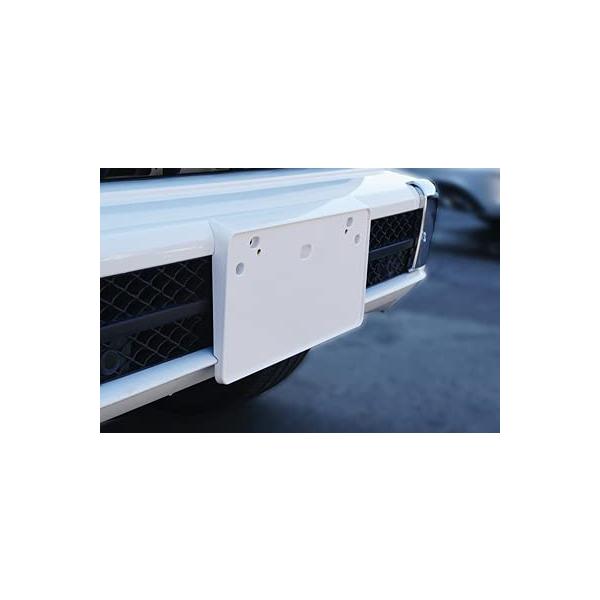 【商品概要】フロントのナンバープレートとサイズが合っていない純正ナンバーベースを交換して、グレードアップするGクラスW463A専用のナンバーベース （色：ポーラーホワイト）【商品説明】現行 G-Class (W463A) 専用 MHG019...