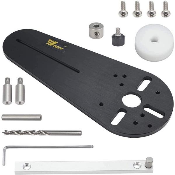 【商品概要】適合性:マキタ（Makita）3700b / 3709に取り付けられるように最初から穴が開けられています。穴あけ不要。この治具を電動トリマーに取り付ける事により、正確で綺麗な円形を切り出す事ができます。付属のアルミ延長バーを使用...