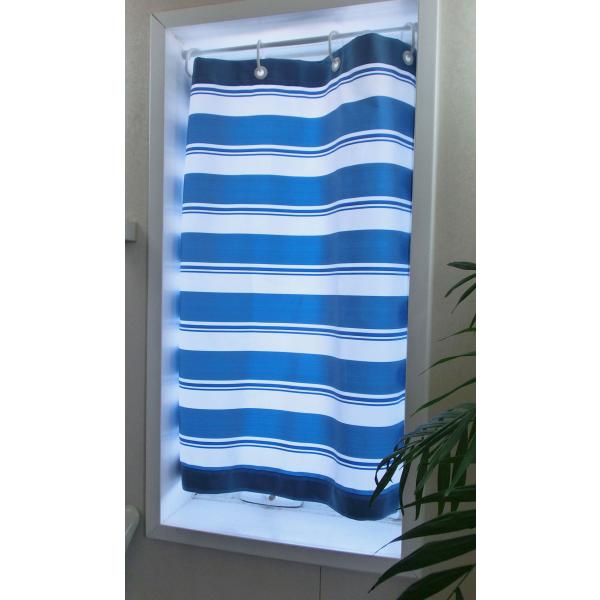 本体サイズ：幅55ｃｍ×丈（長さ）75ｃｍ白とブルーのヨコストライプの爽やかなお風呂のカフェカーテンです。サイズは細長窓用に適応します。お手持ちの突っ張り棒を白いリングに通してご使用いただけます。お風呂の窓には浴室用ブラインドやロールスクリ...