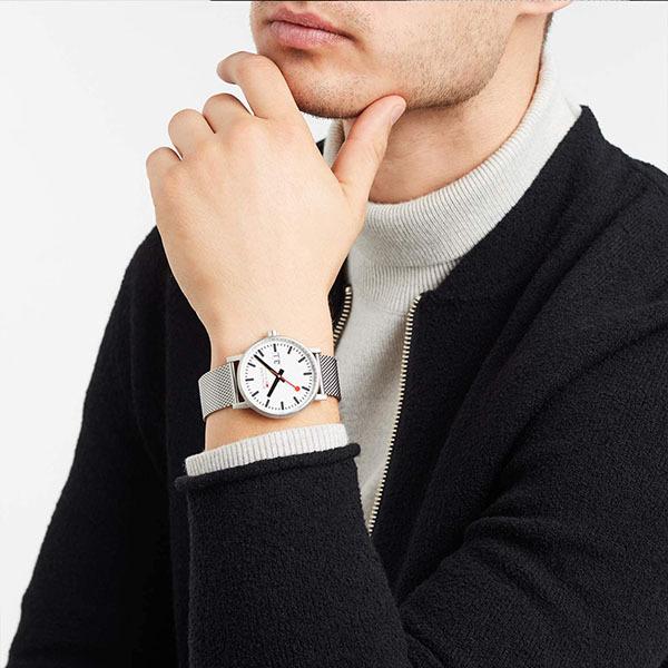 美品　モンディーン MONDAINE Evo（エヴォ）ビックデイト クオーツ evo2 モンディーン Mondaine エヴォ2 Evo2 ビッグデイト 40mm