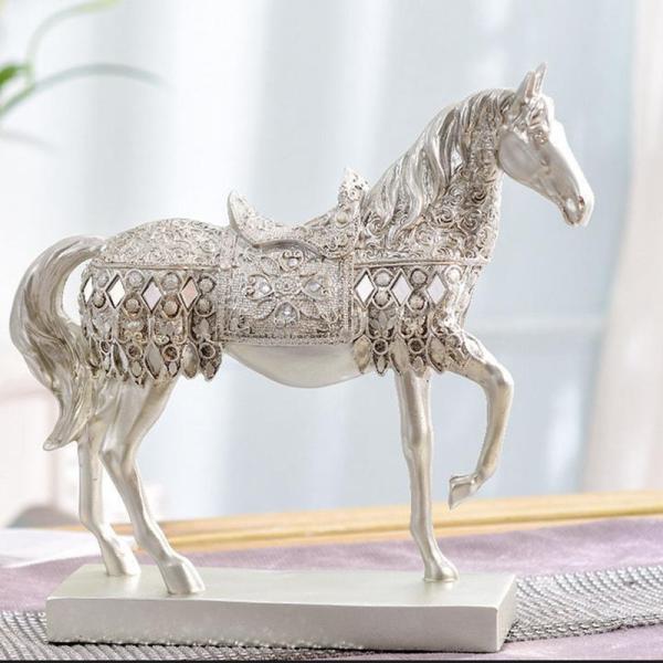 [Release date: December 2, 2025]サイズ：A:28*28CM B:37*28cm馬の置物は、上質な仕上がりで、ご家庭やオフィスの装飾に最適です。馬の飾り彫刻は丁寧に作られ、美しく仕上げられており、装飾品であるだ...