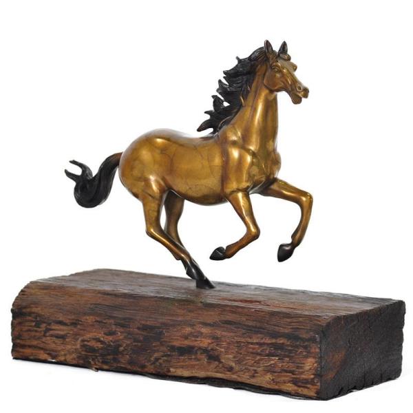 [Release date: December 9, 2025]サイズ：S:28*13*26cm L:32*15*30cm馬の置物は、家、オフィス、カフェなどの本棚、机、キャビネットを飾るのに使用され、高級感を添えます。素材：銅製風水におい...
