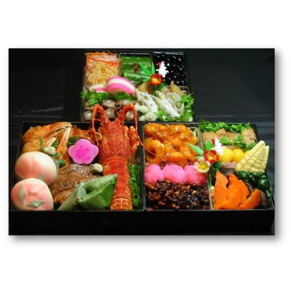 [Release date: December 1, 2021]おせち料理【超】御内容【６.５寸の３段重[1９cm×1９cm×１８ｃｍ］】３〜５人前[壱の重]1.イセエビの柚子香り蒸し（南アフリカ産冷凍生ロブスター使用）2.広東風カニ爪の揚...