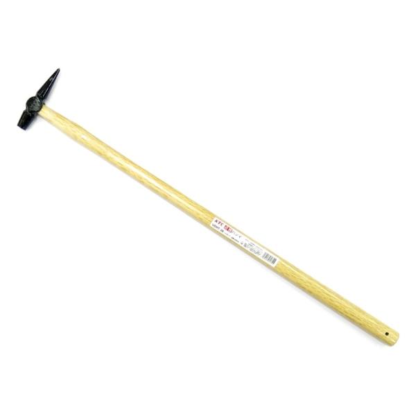 運行前点検の必需品!信頼のトップブランド「KTC」製のロング点検ハンマーです。全長600mm（60cm）のロング設計により、大型車両のダブルタイヤの奥や、高い箇所の点検も腰をかがめすぎずスムーズに行えます。メーカー： KTC（京都機械工具）...