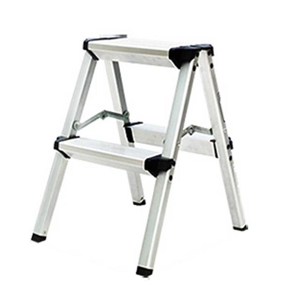 【商品寸法】広げた状態：幅36cm×奥行43cm×高さ49cm 　収納時：幅36cm×奥行16cm×高53cm【商品素材】アルミ製で、耐荷重は150kgまで可能。本体重量は約1.5kgです。【滑り止めグリップ付き】滑り止めグリップ付きで安心...