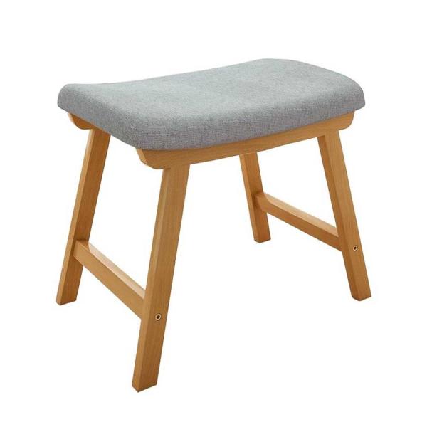 コンパクトなサイズ感で持ち運びしやすい木製スツールです。中央に向かって、ゆるやかにカーブになっているため、 お尻にフィットし安定感のある座り心地です。柔らかすぎず硬すぎないクッションで、 沈み込み過ぎない快適な座り心地を追求しました。使わな...