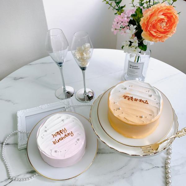 ■選べる9色 センイルケーキ（上下グラデーション） 5号9色からお選びいただけるグラデーションデザインのセンイルケーキです。お好きなメッセージを20文字以内（漢字不可）でお入れできます。中には甘酸っぱいいちごジャムがサンドしてあります。※商...