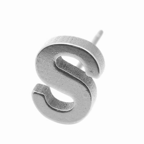 【バラ売り/1個】 ピアス ステンレス S イニシャルのピアス アルファベット 文字